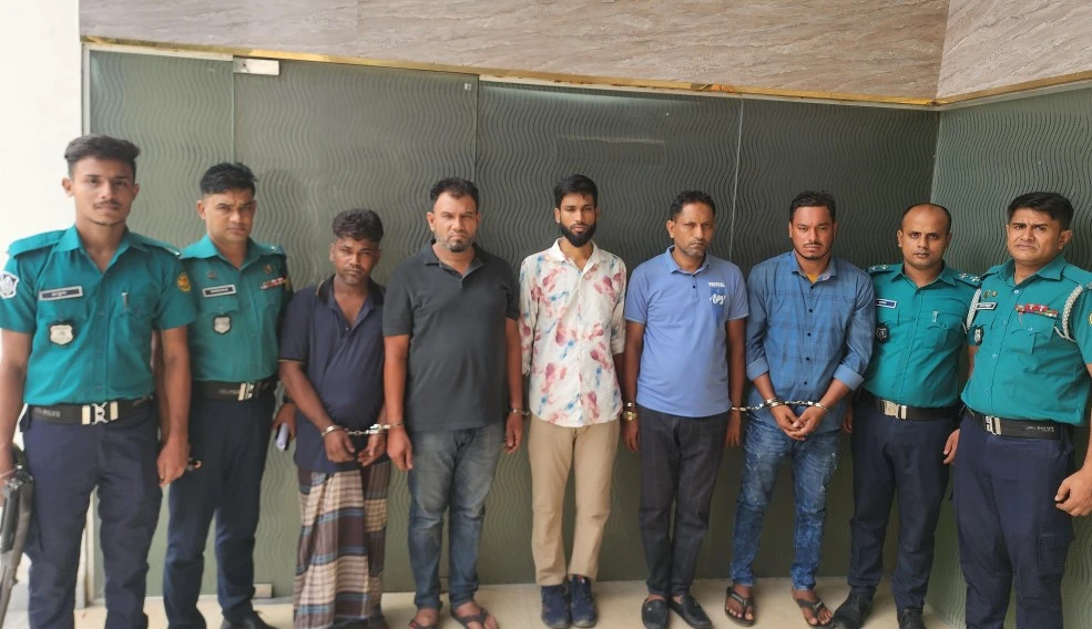 উত্তরায় র‍্যাব পরিচয়ে ছিনতাই: গ্রেফতার ৫
